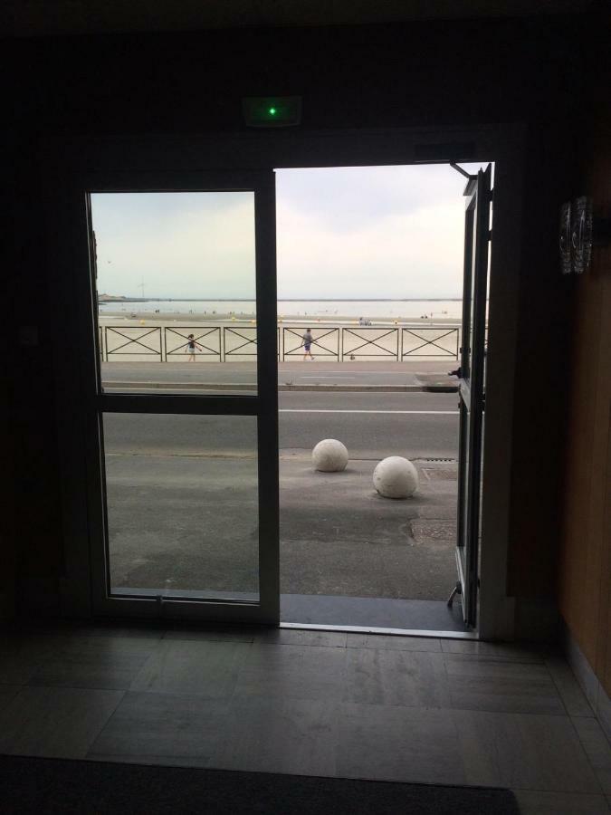 Les Pieds Dans L'Eau, Frond De Mer 滨海布洛涅 外观 照片